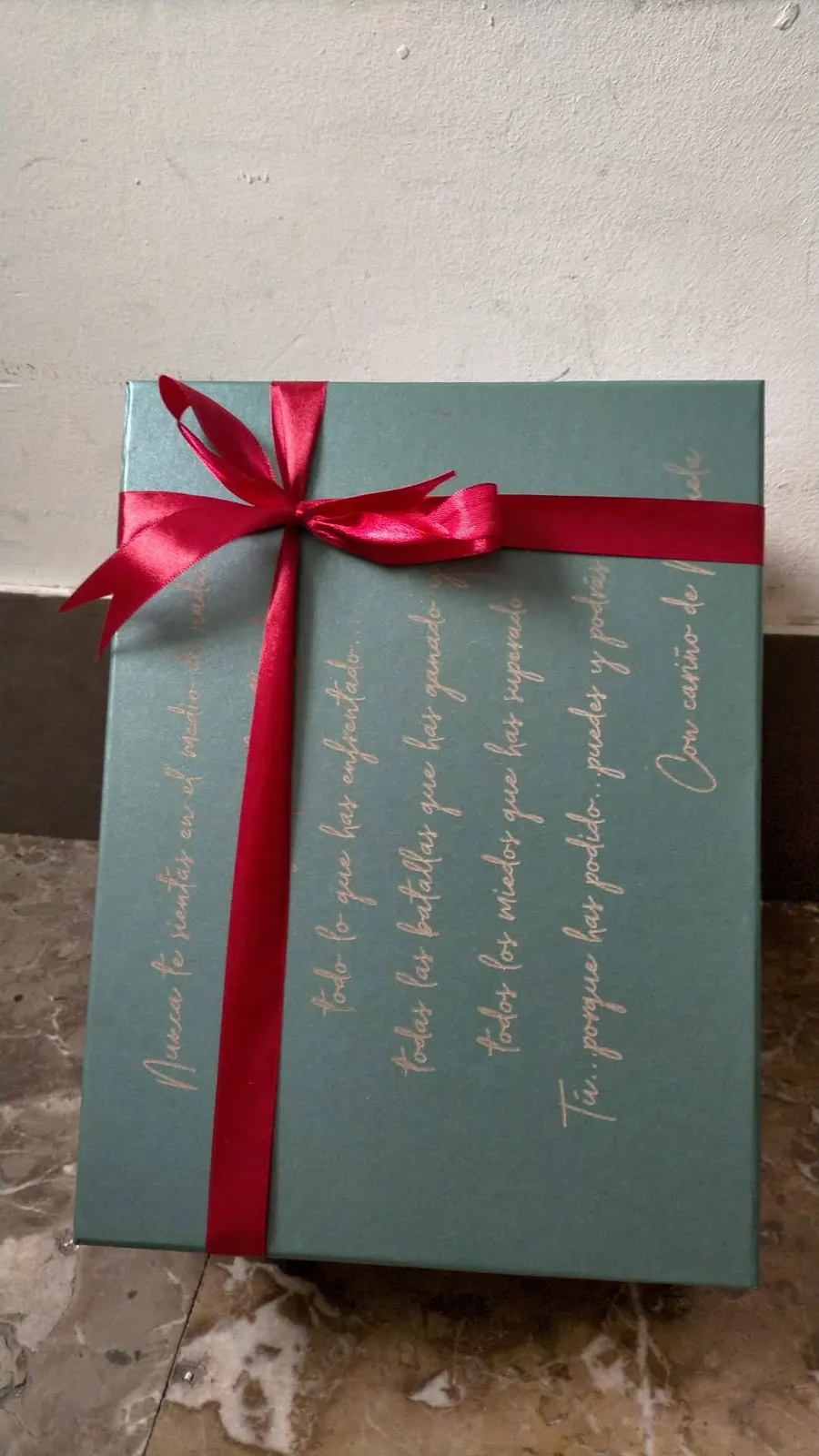 Caja De Regalo Copas Y Lazo Verde Presentacion