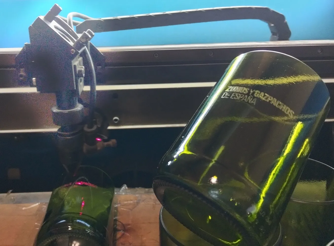 Grabado Laser Cristal Botella Zumos Gazpachos España