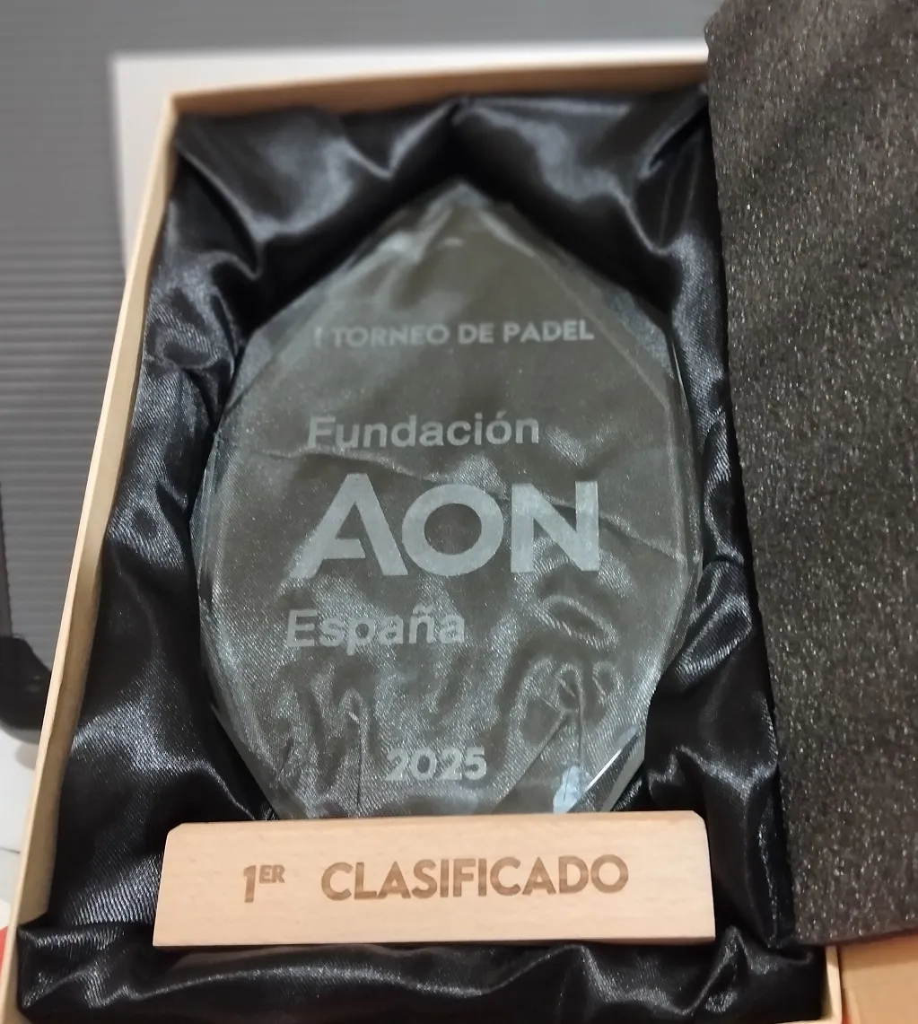 Grabado Laser Cristal Trofeo Padel Aon 1er Clasificado