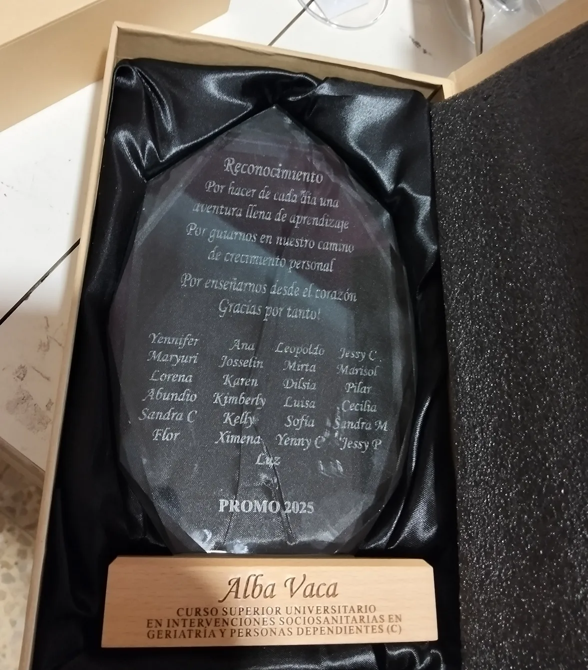 Grabado Laser Cristal Trofeo Reconocimiento Alba Vaca