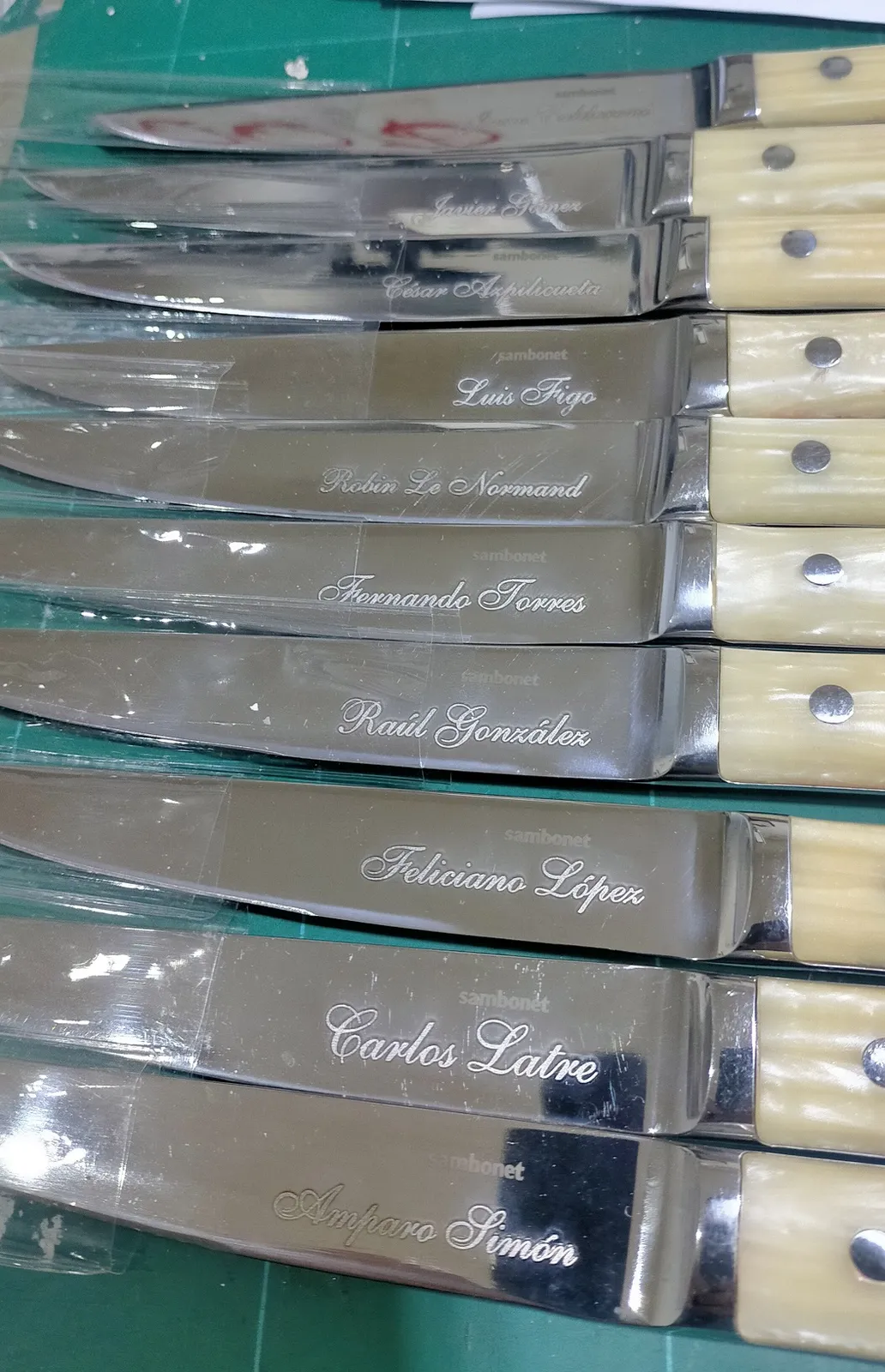 Grabado Laser Cuchillos Mesa Nombres Famosos Celebridades