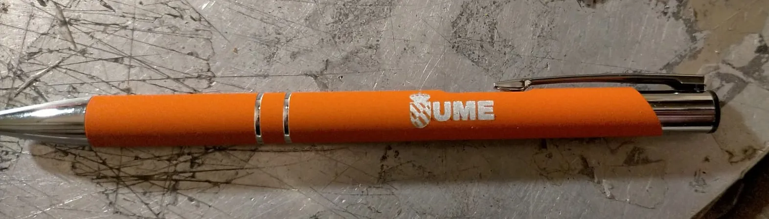 Grabado Laser Boligrafo Naranja Ume Unidad Emergencias