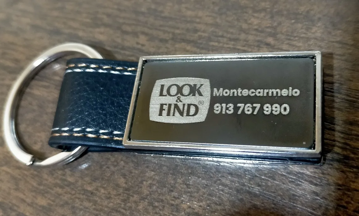 Grabado Laser Llavero Cuero Look Find Montecarmelo