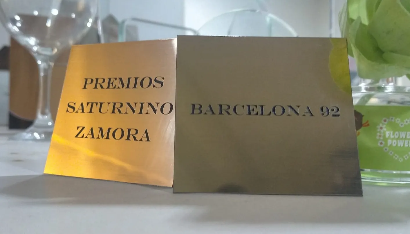 Grabado Laser Llavero Ovalado Logo Custom Gift