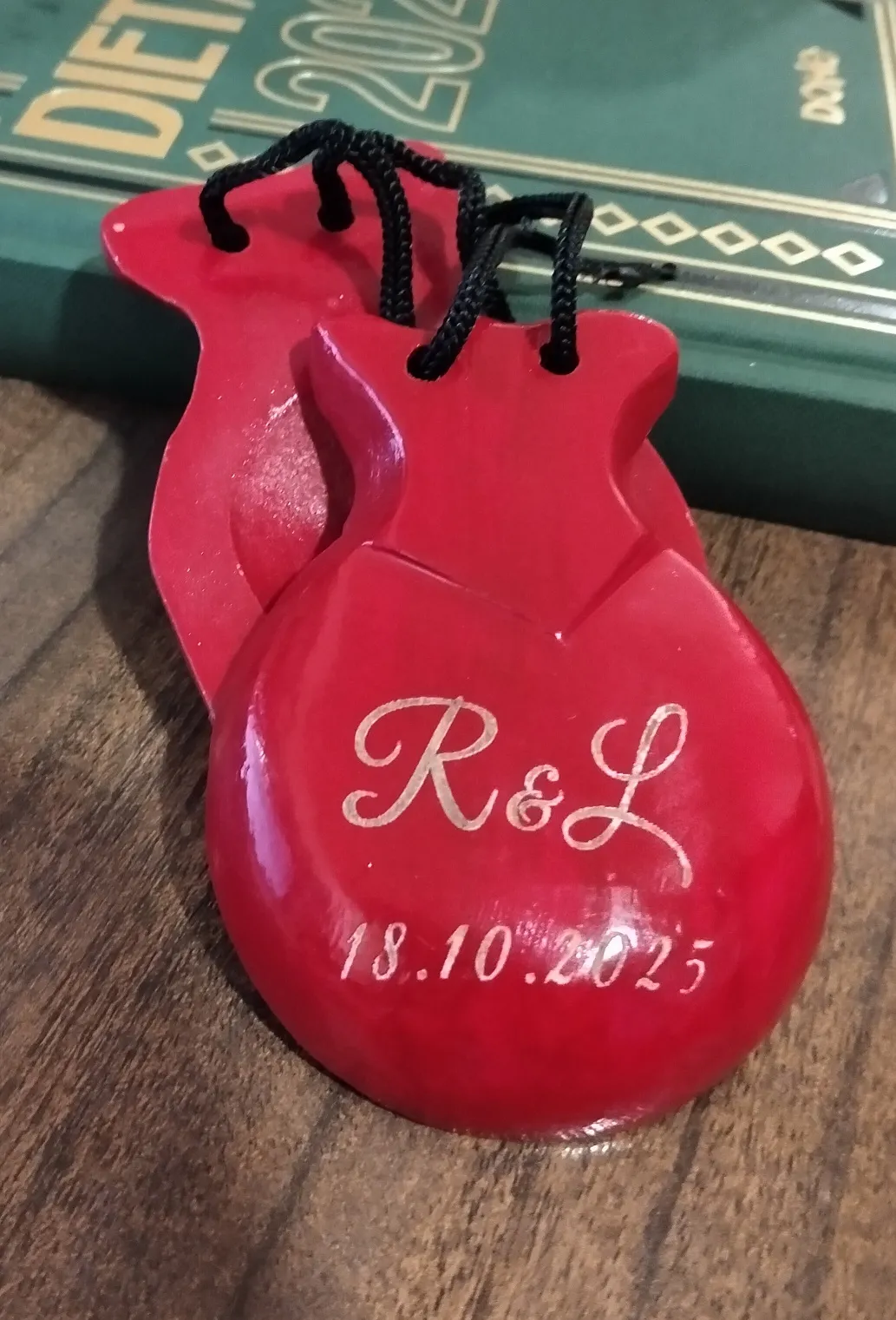 Grabado Laser Castañuelas Madera Rojas R L Personalizadas