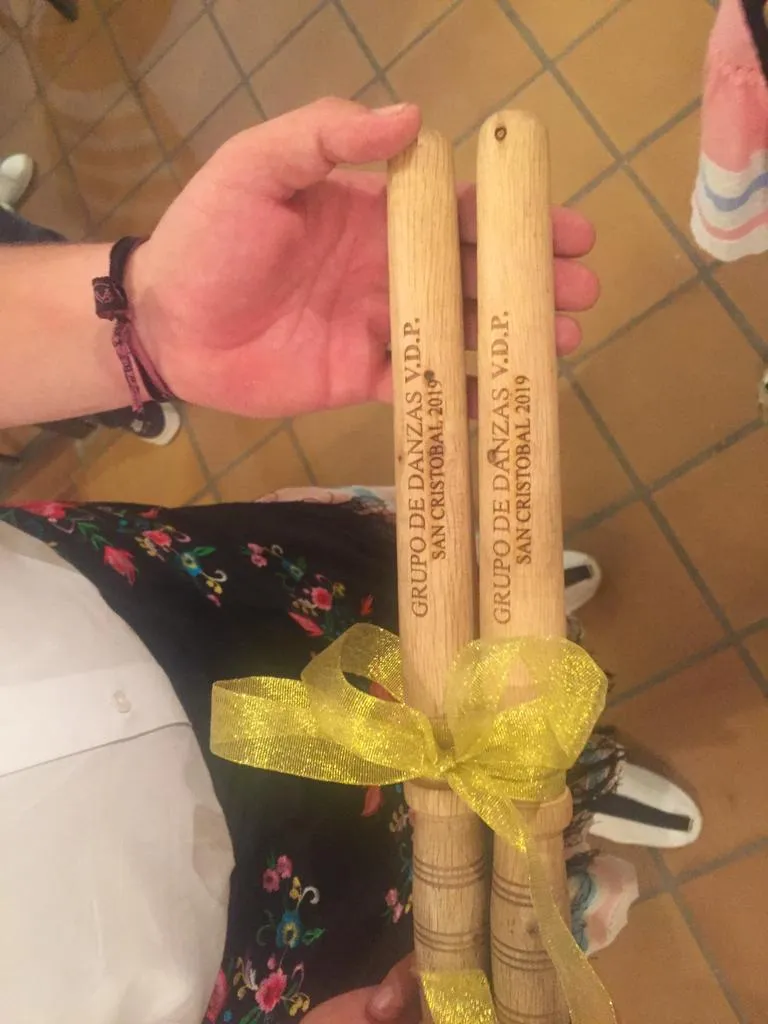 Grabado Laser Madera Baquetas Tambor Grupo Danzas San Cristobal