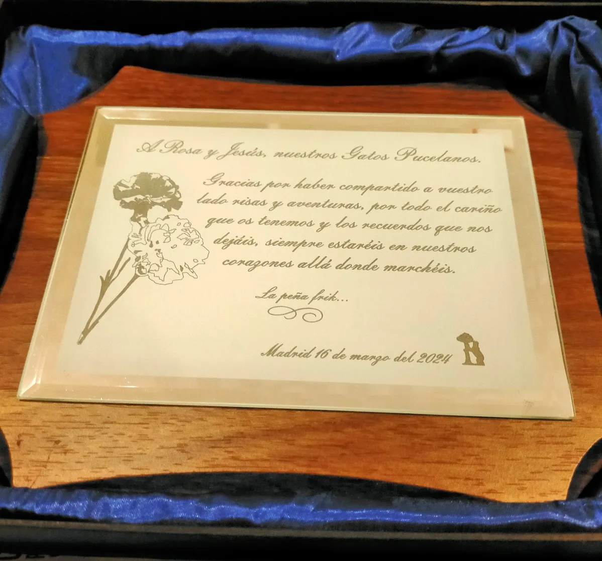 Grabado Laser Madera Detalle Placa Homenaje Rosa Jesus