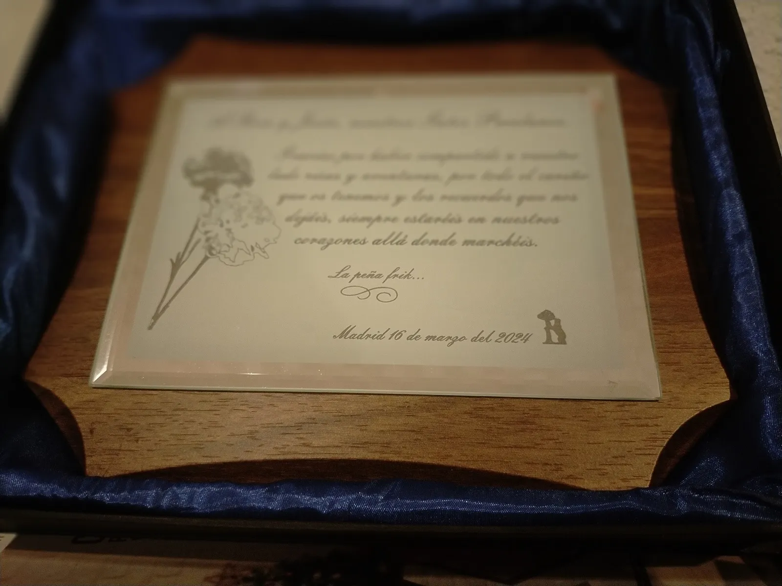 Grabado Laser Madera Placa Conmemorativa Madrid 2024