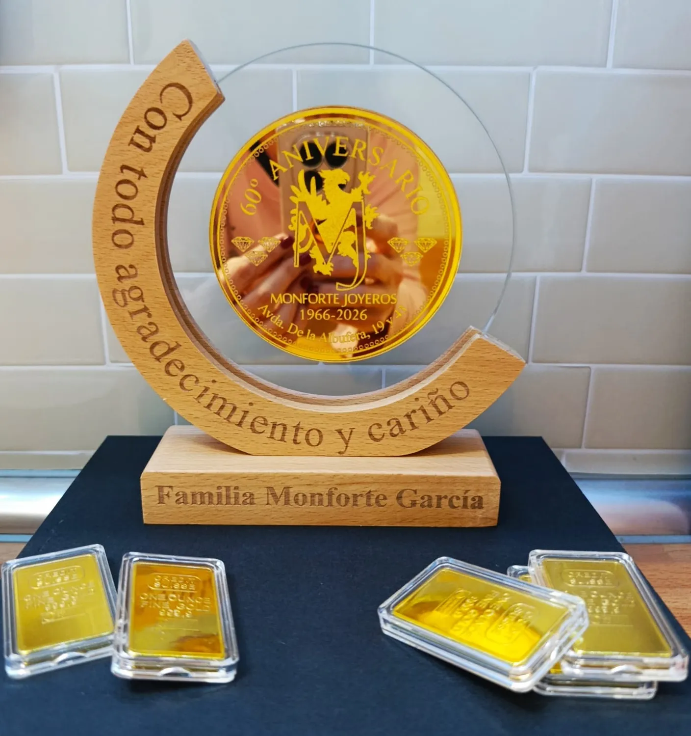 Grabado Laser Madera Trofeo Aniversario Joyeria Monforte